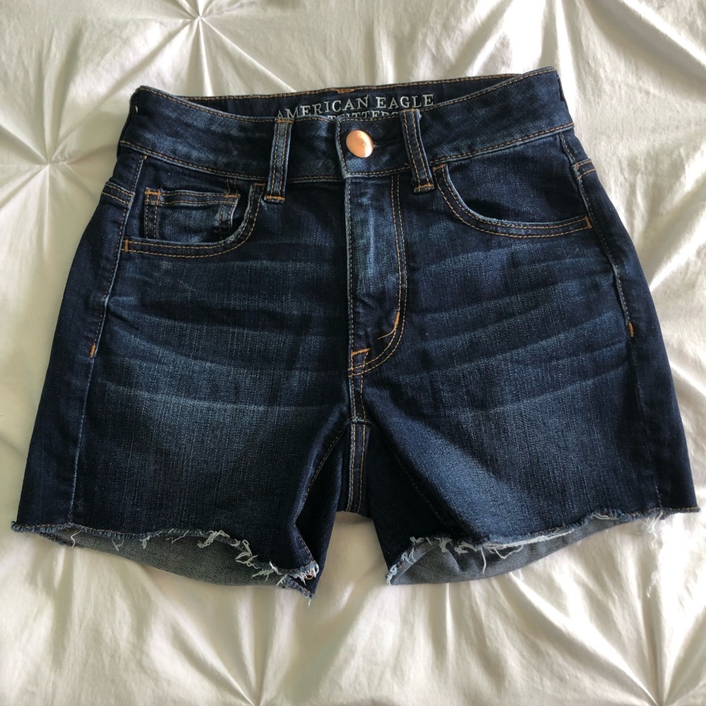 American Eagle 🦅 women’s size 00 high rise super stretch jean shorts.